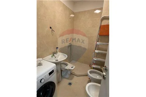 Tirane, jepet me qera apartament 1+1 , 65 m² 450 € (Kompleksi Star - 21 Dhjetori, Shqipëri)