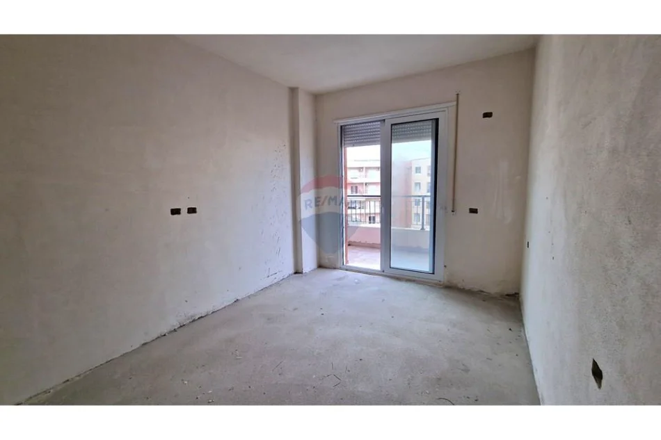 Vlore, shitet apartament 2+1+Ballkon Kati 8, 101 m² 175.000 € (Rruga Gjergj Kastrioti (Transballkanike), Vlorë)