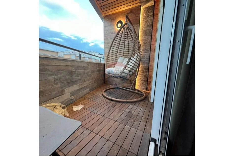 Tirane, jepet me qera apartament 2+1 Kati 4, 125 m² 1.100 € (kristal center)