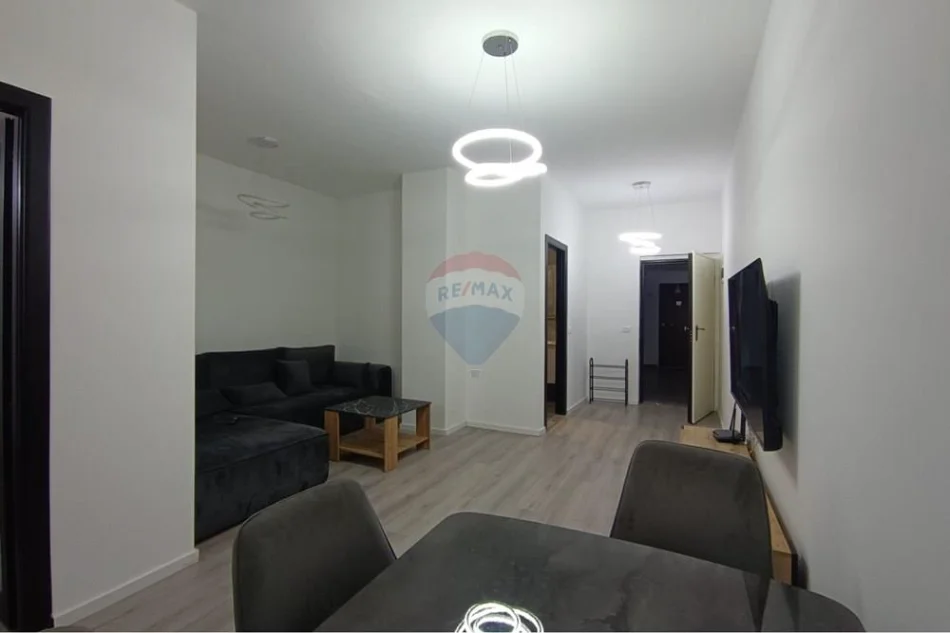 Tirane, jepet me qera apartament , 70 m² 650 € 