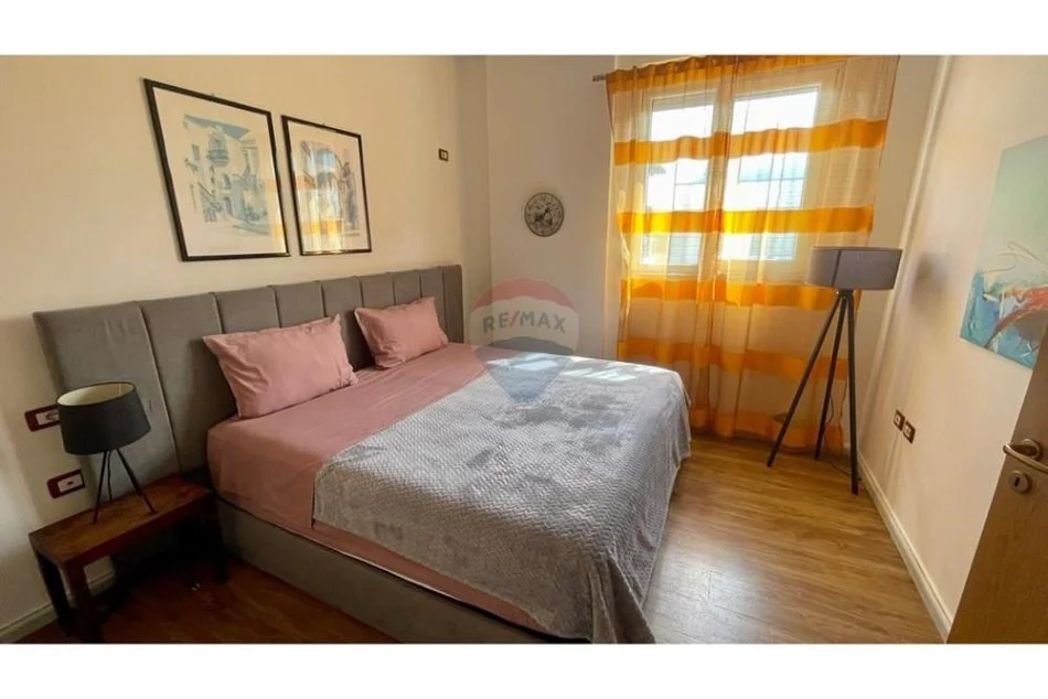 Tirane, jepet me qera apartament 1+1 Kati 8, 70 m² 700 € (Pazari i Ri - Pazari i Ri - Rruga Qemal Stafa, Tiranë)