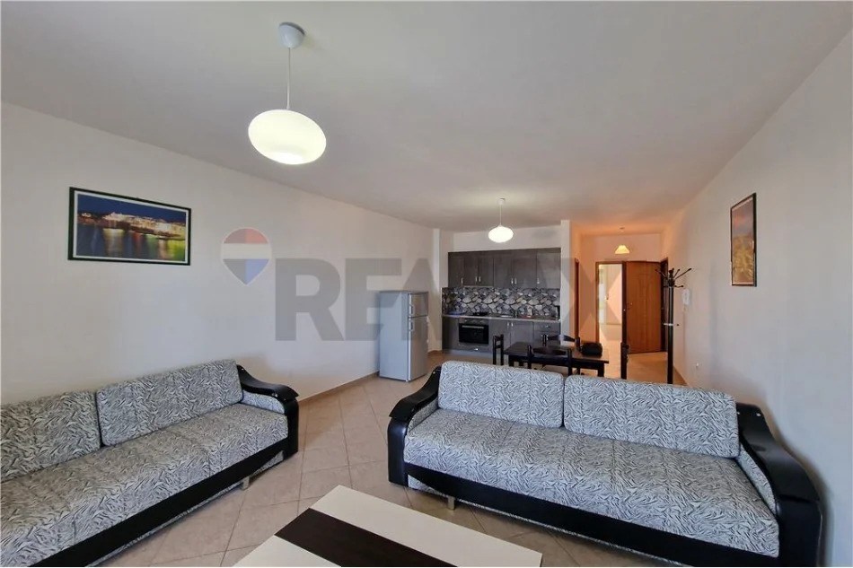 Vlore - Lungomare, shitet apartament 1+1+Ballkon Kati 0, 83 m² (Rruga Azem Sulo, Uji i Ftohte, Vlore)