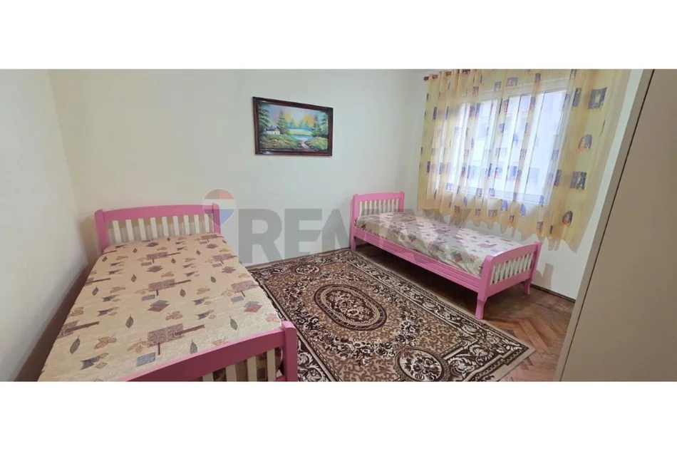 Tirane, jepet me qera apartament 3+1 Kati 3, 87 m² 550 € (Rruga barikadave)