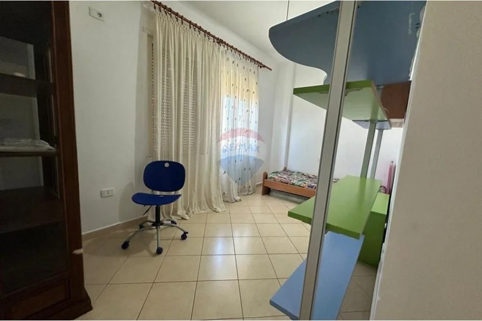 Tirane, jepet me qera apartament 2+1 Kati 4, 100 m² 400 € (Rruga Shefqet Kuka ID: 530571001-160)