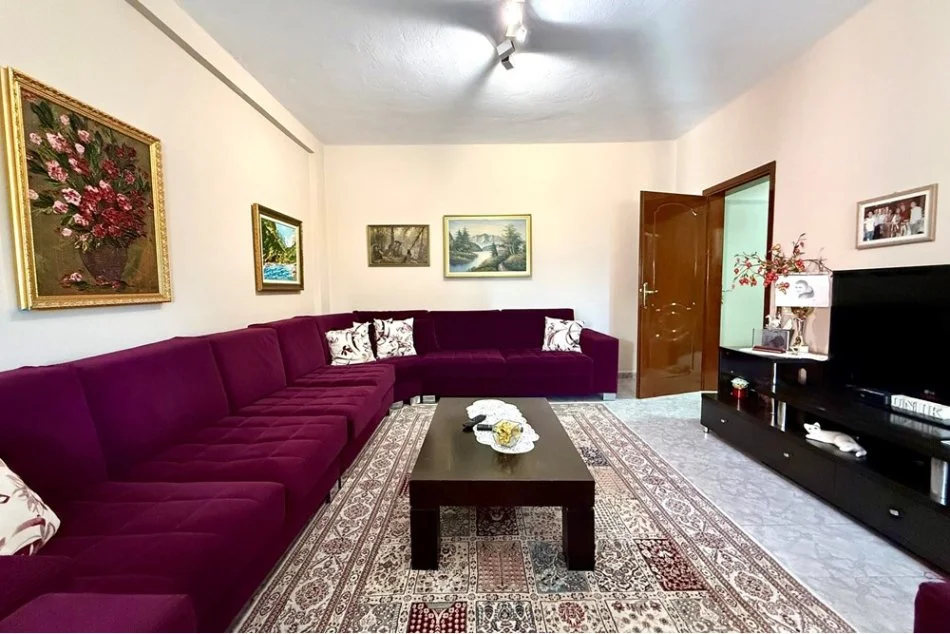 Apartament ne shitje, 2+1 totalisht i mobiluar tek Ali Demi! (165'000 Euro)