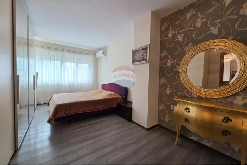 jepet me qera 2+1 , 105 m² 950 € (Tek Garda)