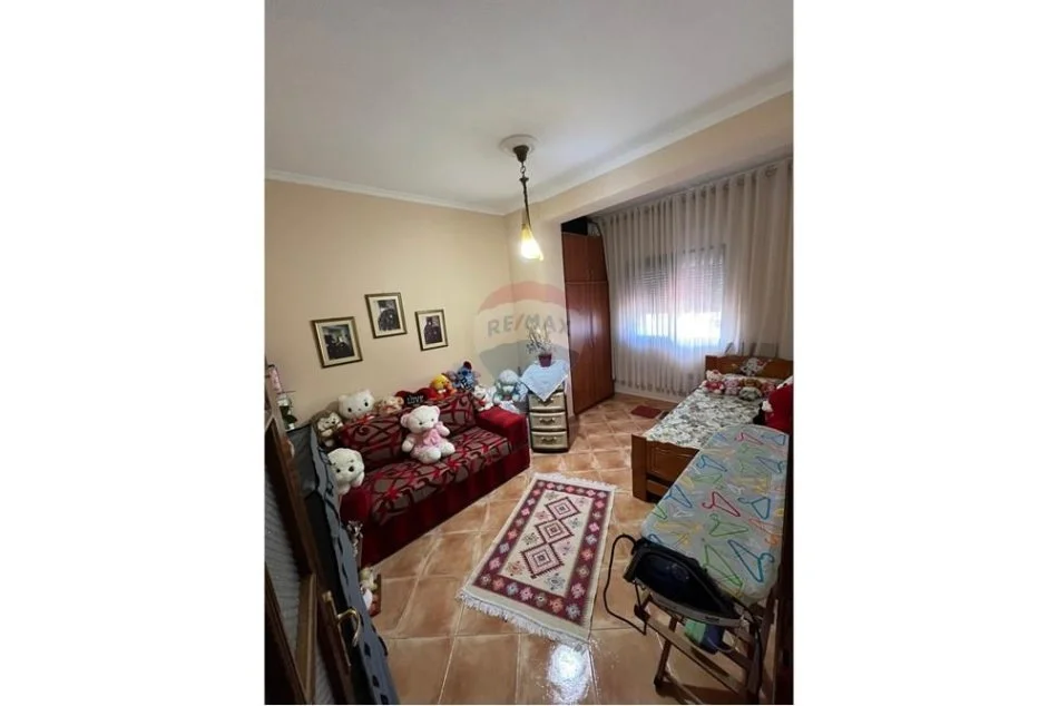 Tirane, jepet me qera apartament 2+1 Kati 7, 75 m² 650 € (Rruga Sitki Çiço, Tiranë)