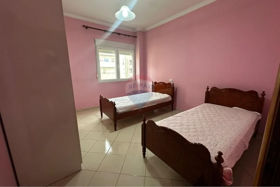 Vlore, jepet me qera apartament 2+1 Kati 8, 125 m² 350 € (Blv. Ismail Qemali,Conad, Vlore)