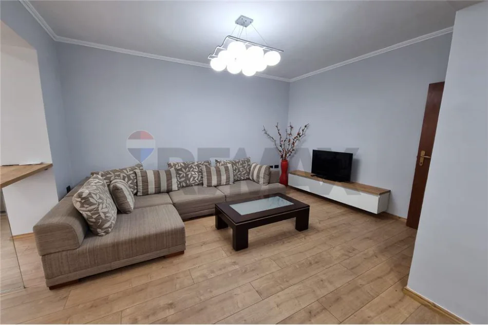 Tirane, jepet me qera apartament 1+1 Kati 1, 69 m² 650 € 