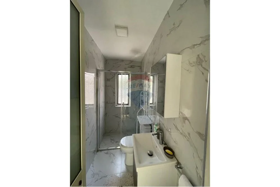 Jepet me qera apartament 1+1 Kati 0, 56 m² 600 € (Myslym Shyri)