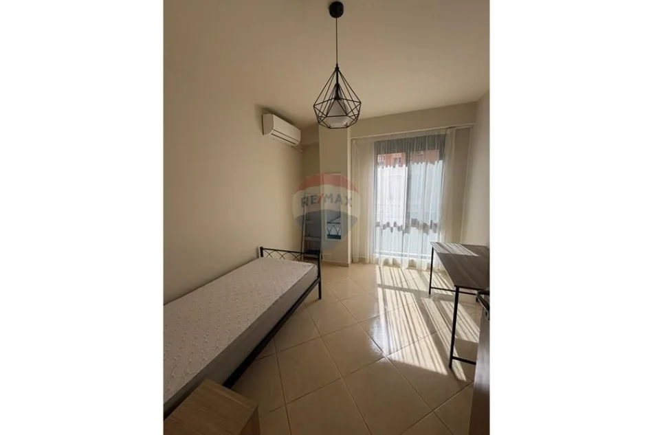 Tirane, jepet me qera apartament 2+1+Ballkon Kati 2, 102 m² 800 € (Kompleksi Delijorgji)