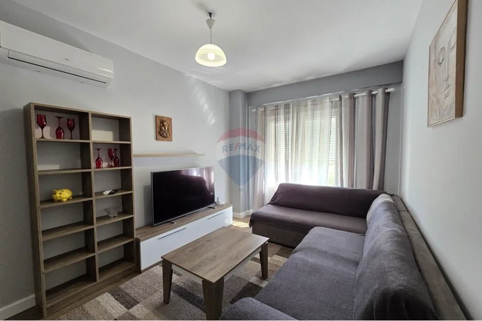 Tirane, jepet me qera apartament , 75 m² 500 € 