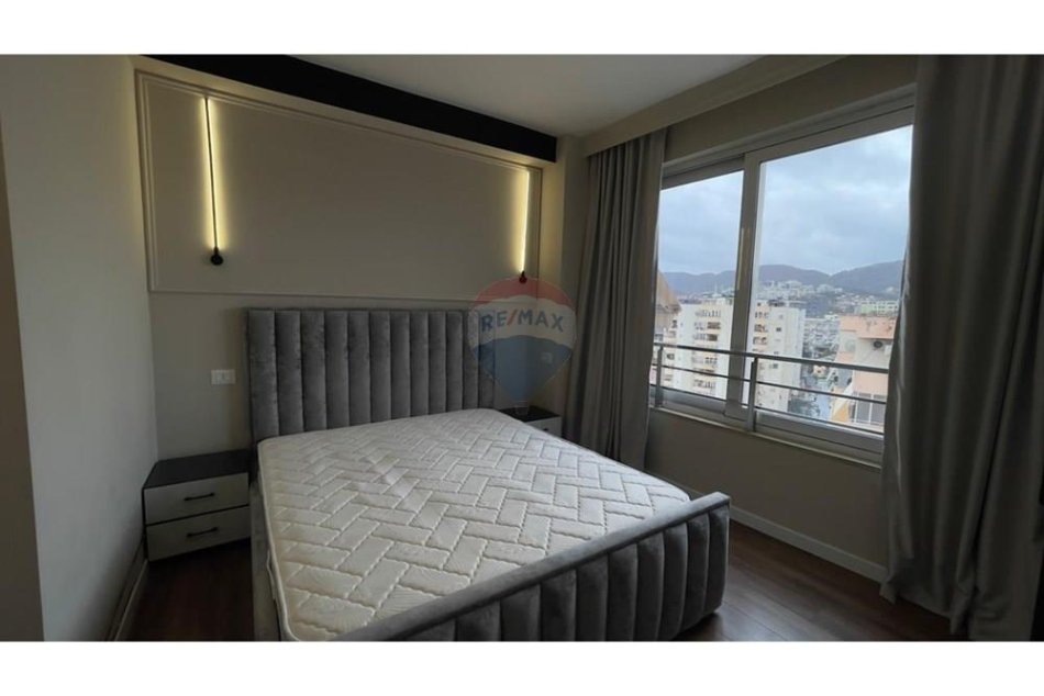 Tirane, jepet me qera apartament 1+1 , 60 m² 650 € 