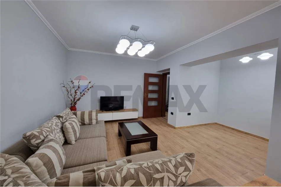 Tirane, jepet me qera apartament 1+1 Kati 1, 69 m² 650 € 
