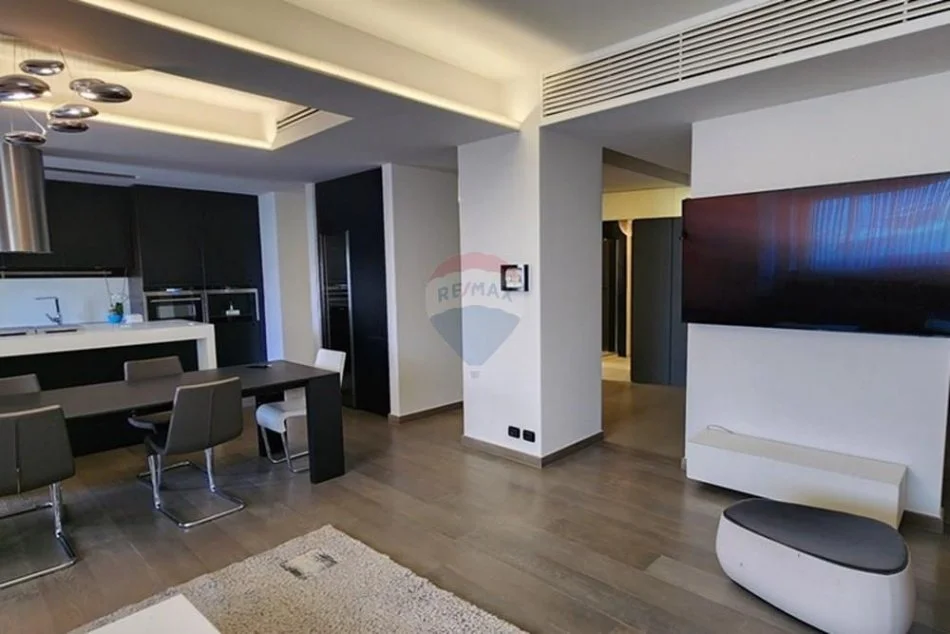 Zyre me qira tek Torre Drini