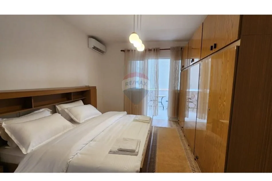 Tirane, jepet me qera apartament 2+1+Ballkon , 92 m² 630 € (Rruga e Durresit)