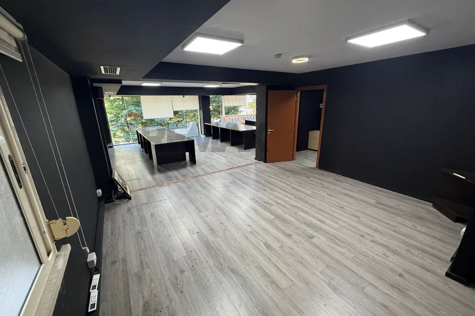 Tirane, jepet me qera , 174 m² 3.200 € 