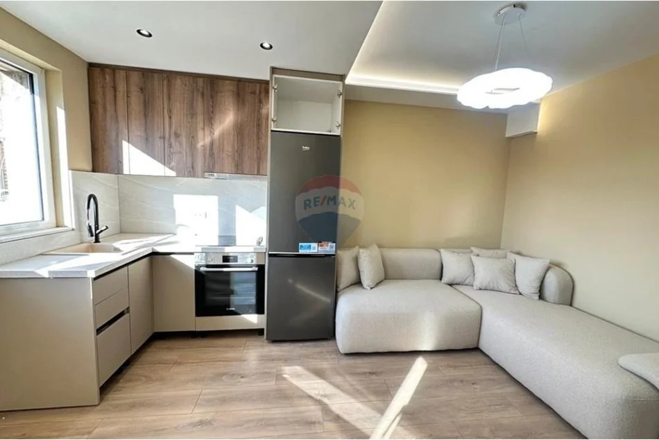 Tirane, shitet apartament 1+1+Ballkon , 47 m² 138.000 € (Rruga Muhamet Gjollesha)