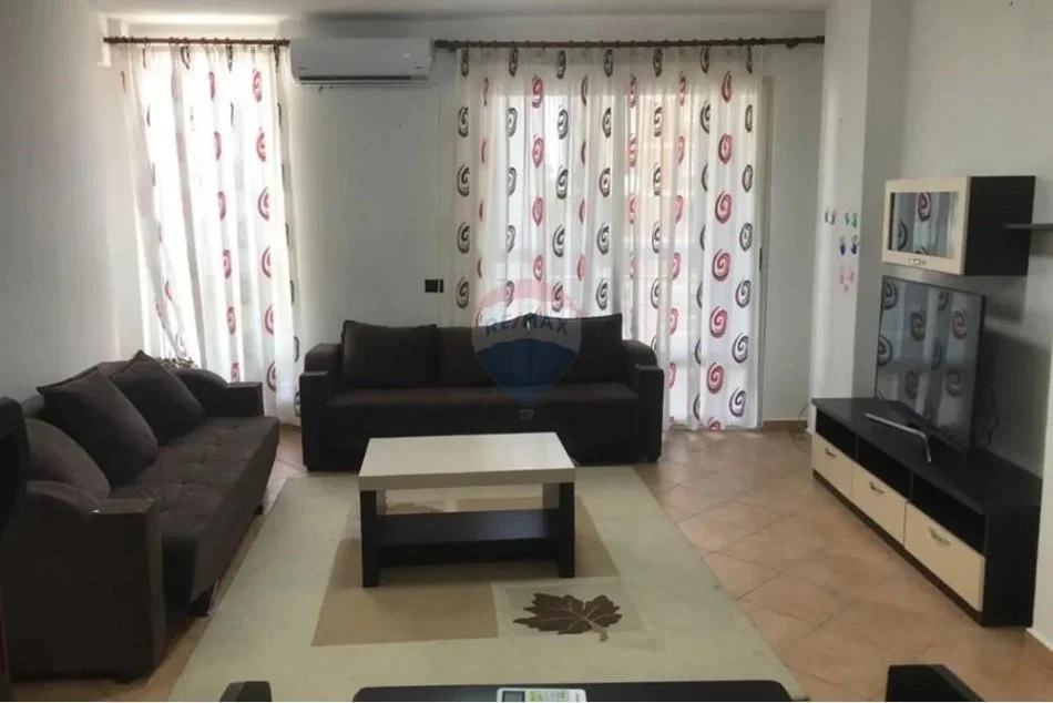 Tirane, jepet me qera apartament 1+1+Ballkon , 75 m² 700 € 