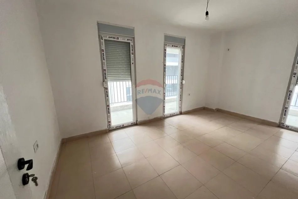 Tirane, shitet apartament , 142 m² 181.233 € 