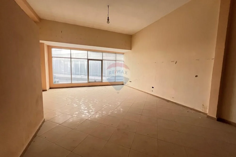 Vlore, shitet dyqan Kati 2, 51 m² (Blv. Ismail Qemali,Conad, Vlore)