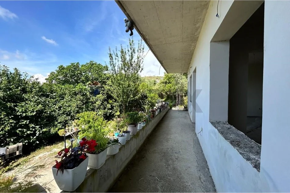 shitet shtepi Vile 1 Katshe Kati 0, 500 m² 170.000 € (Lagjja 4 Heronjtë, Rruga Drashovica, Vlorë)