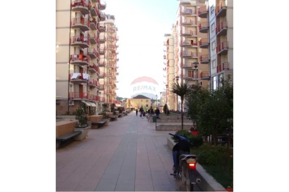 Tirane, shes Vile , 216 m² 350.000 € 