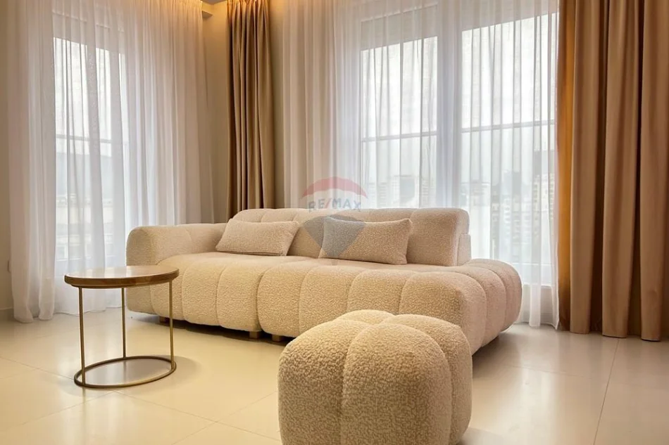 Tirane, jepet me qera apartament 1+1 , 66 m² 