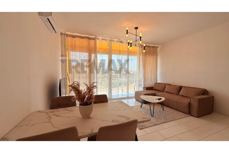 Tirane, jepet me qera apartament 1+1 , (Bulevardi i Ri)