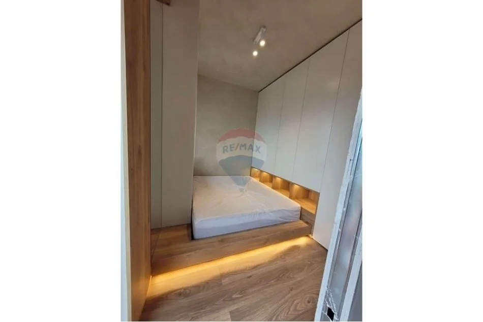 Tirane, jepet me qera apartament 1+1 , 60 m² 600 € (astir)