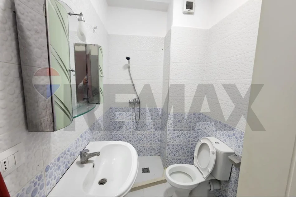 Tirane, jepet me qera apartament 1+1+Ballkon Kati 2, 53 m² 450 € (Bulevardi Gjergj Fishta)