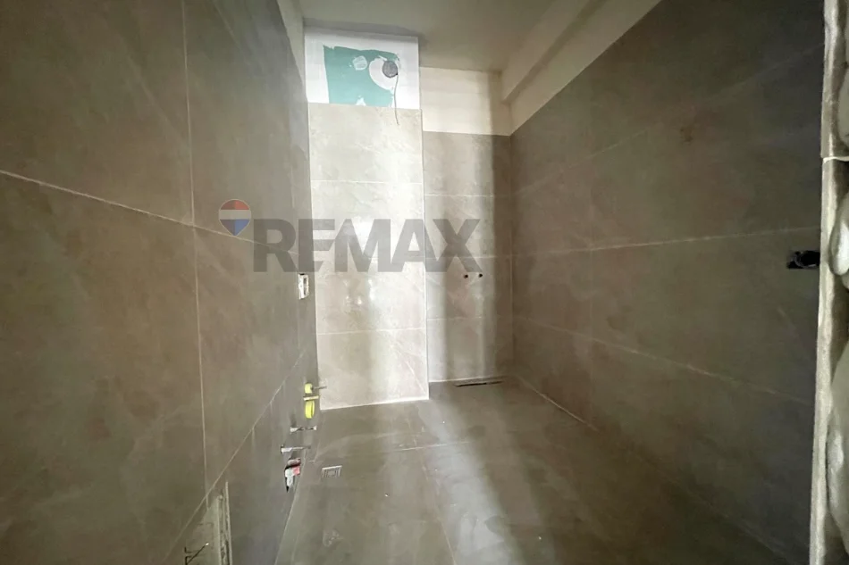 Tirane, shes apartament 1+1+Ballkon Kati 3, 89 m² 149.900 € (Globe)