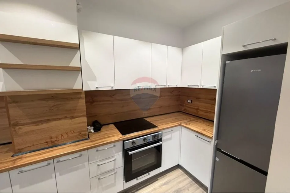 Tirane, jepet me qera apartament , 155 m² 1.200 € 