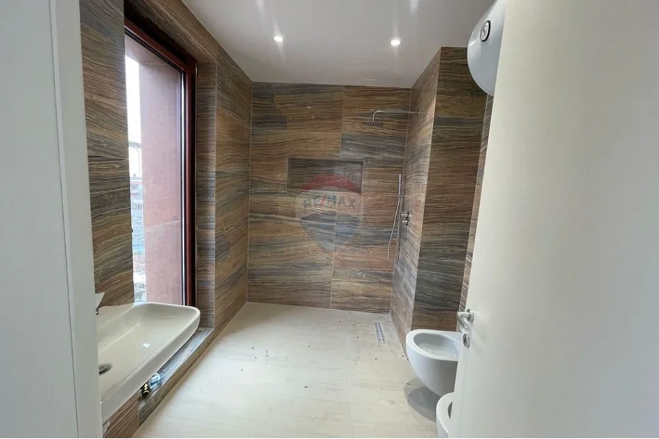 Tirane, shitet apartament , 58 m² 255.000 € 