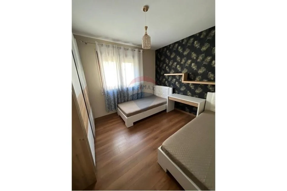 Tirane, jepet me qera apartament 2+1+Ballkon , 92 m² 850 € (Kopshti Botanik)