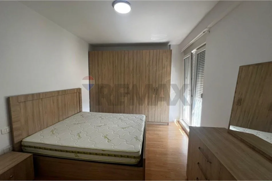 Tirane, jepet me qera apartament 2+1 , 87 m² 600 € (Qytet Studenti)