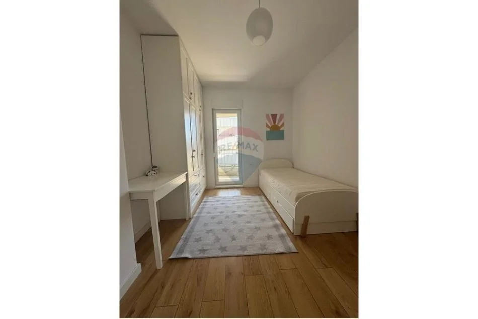 Tirane, jepet me qera apartament 2+1+Ballkon , 100 m² 750 € 