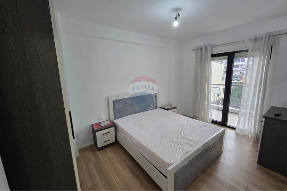 Tirane, jepet me qera apartament 1+1 , 65 m² 700 € (Shkolla e Baletit,)
