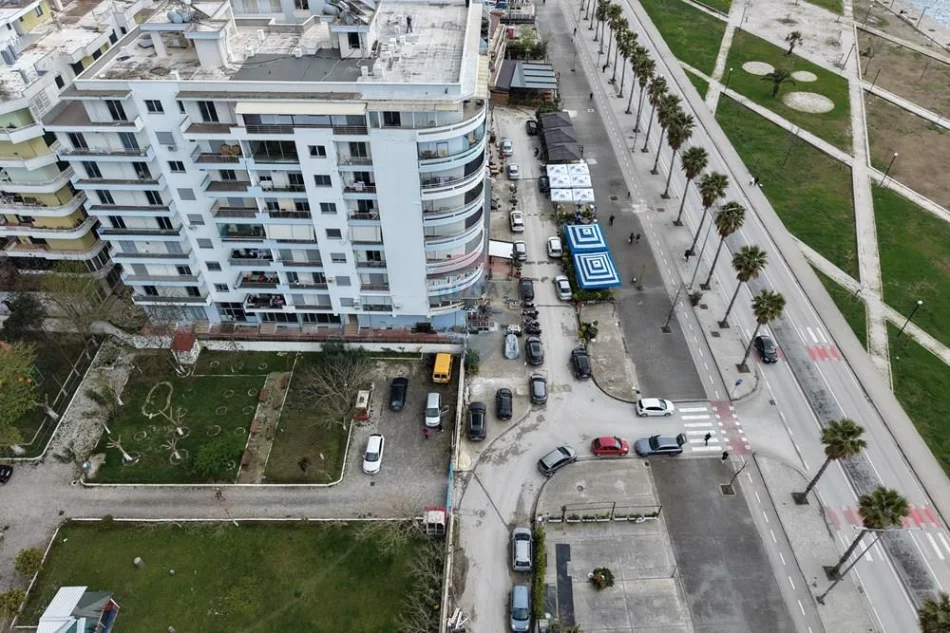Vlore - Lungomare, shitet dyqan Kati 0, 491 m² 750.000 € (Lungomare, Vlorë)