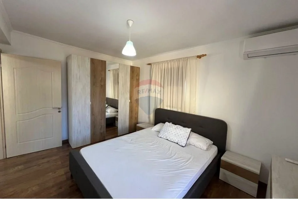 kat vile me qira 600 € (mine Peza)