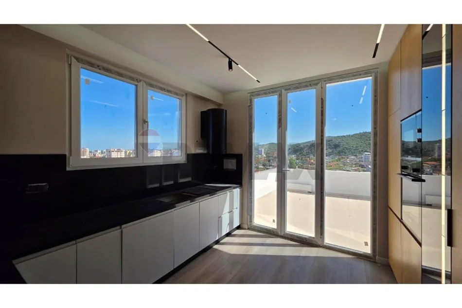 Vlore - Lungomare, shitet apartament+verande | Penthouse 3+1+Ballkon , 162 m² 350.000 € (Lungomare, Vlorë)