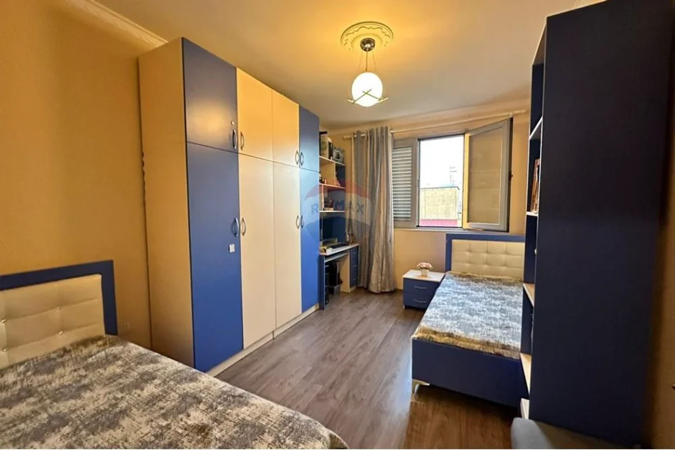 Tirane, shitet apartament , 70 m² 165.000 €