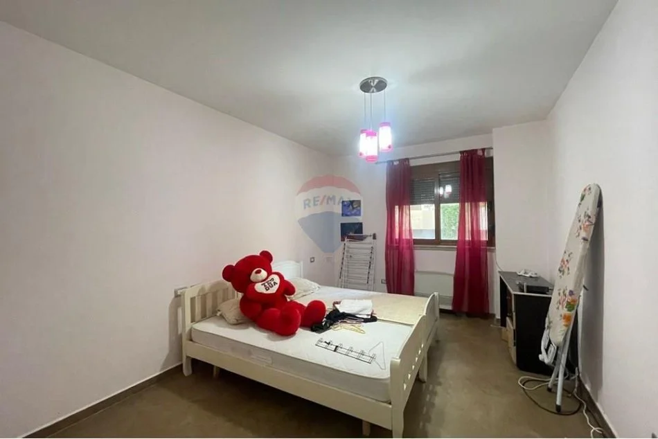 Tirane, jepet me qera apartament 2+1+Ballkon , 128 m² 700 € 