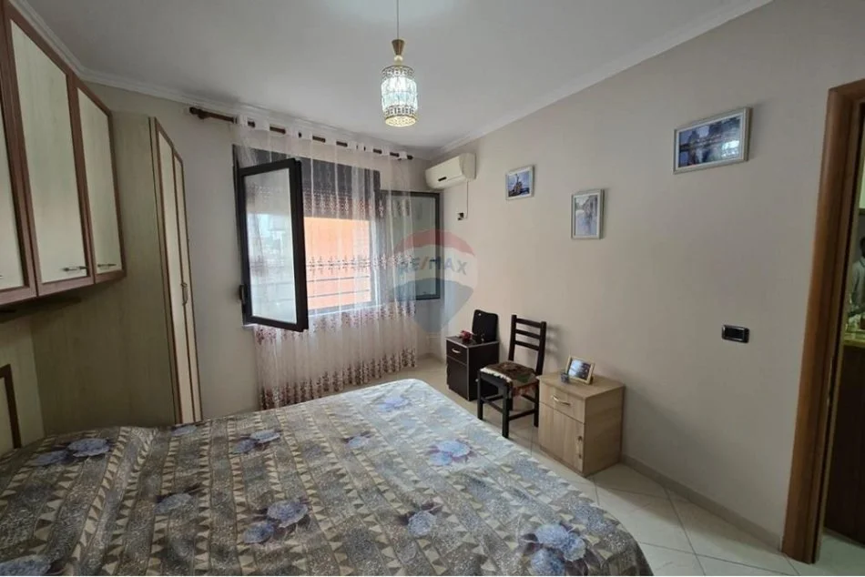Tirane, jepet me qera 1+1 Kati 8, 600 € 