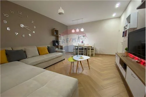 Tirane, shitet apartament 1+1 Kati 4, 59 m² 85.000 € (Irfan Tomini)