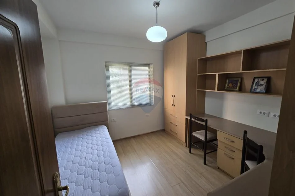 Tirane, jepet me qera apartament , 117 m² 1.000 € 