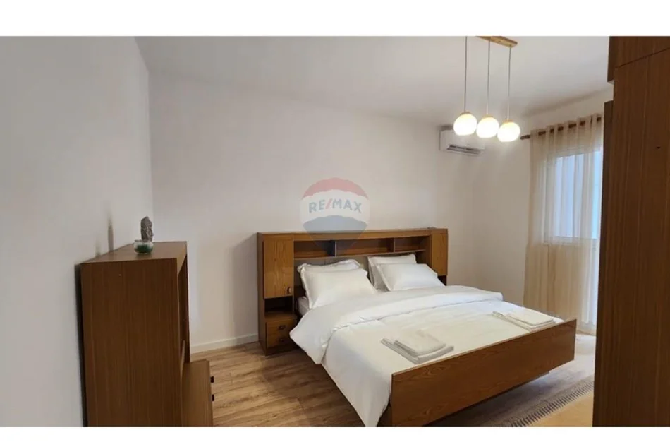 Tirane, jepet me qera apartament 2+1+Ballkon , 92 m² 630 € (Rruga e Durresit)