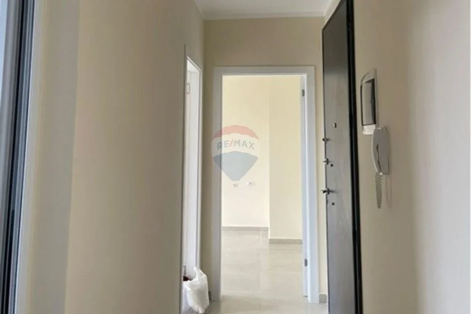 Tirane, jepet me qera apartament 2+1 Kati 2, 88 m² 430 € (Rruga 5 Maji, Tiranë)