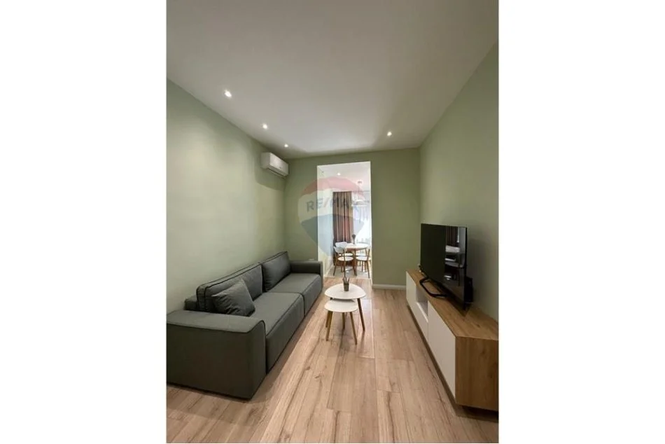 Tirane, jepet me qera apartament 1+1 , 64 m² 750 € 