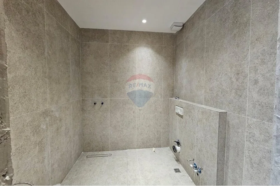 shitet apartament 2+1+Aneks+Ballkon , 143 m² 340.000 € (Ish Tregu Elektrik, Tiranë)